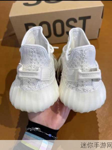 yeezy380蜜桃色和白色：全新Yeezy 380蜜桃色与白色鞋款，时尚潮流的完美结合